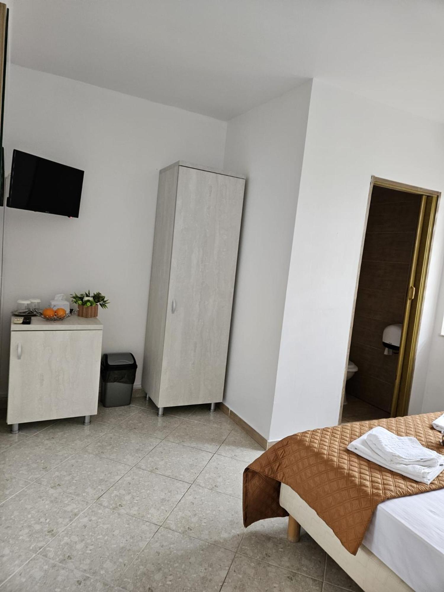 Două Mai Villa Mugur מראה חיצוני תמונה