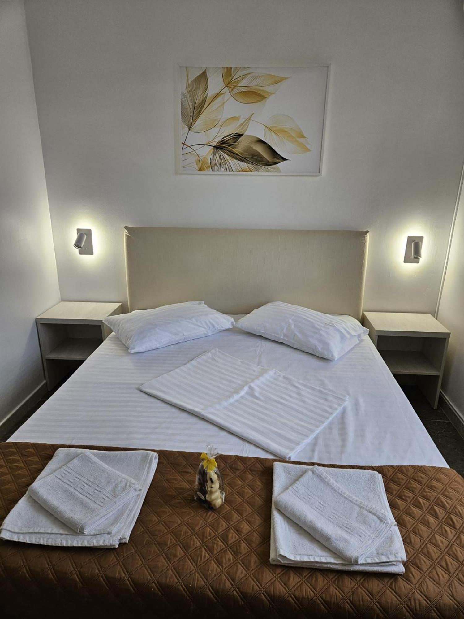 Două Mai Villa Mugur מראה חיצוני תמונה