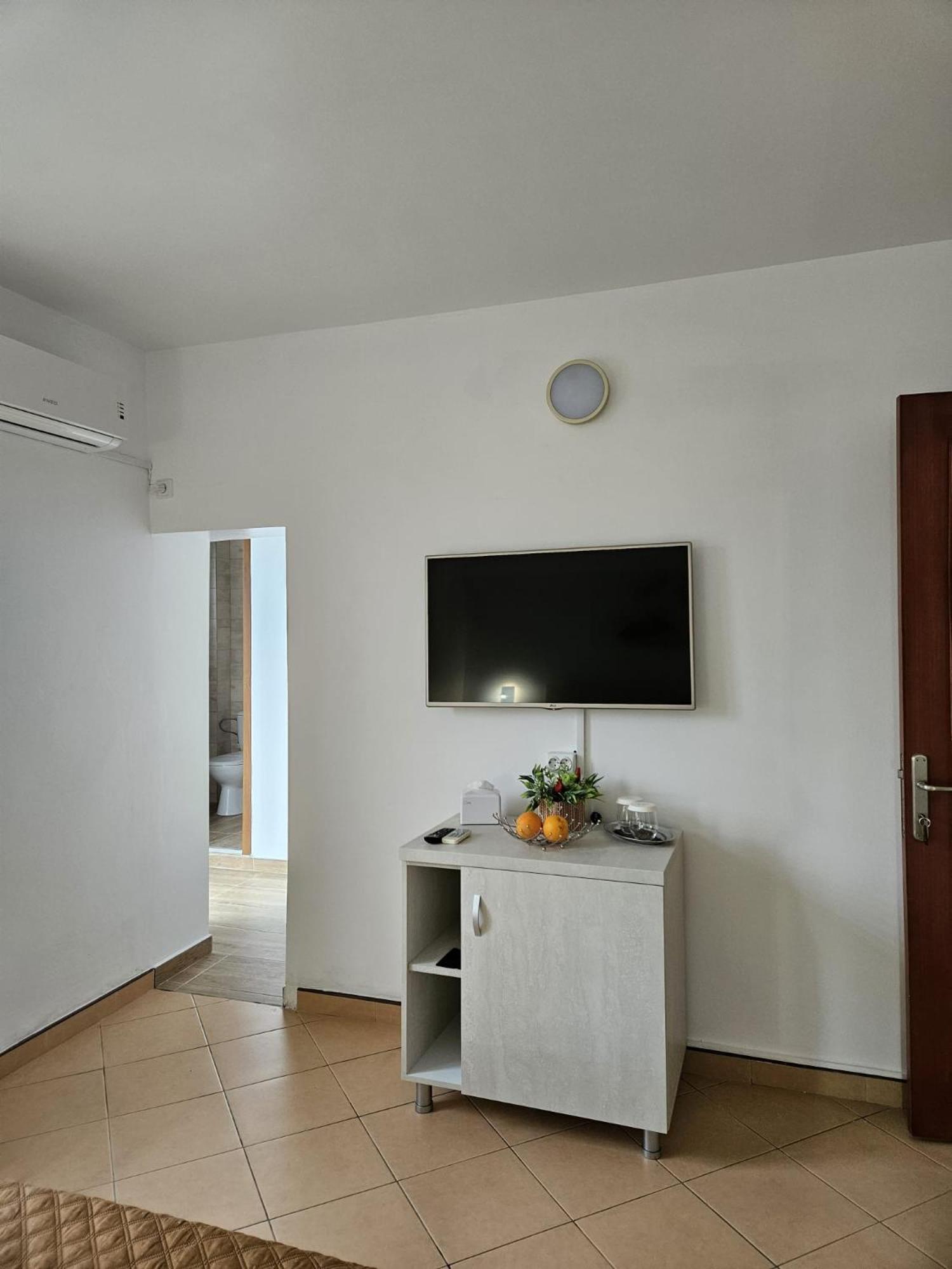 Două Mai Villa Mugur מראה חיצוני תמונה