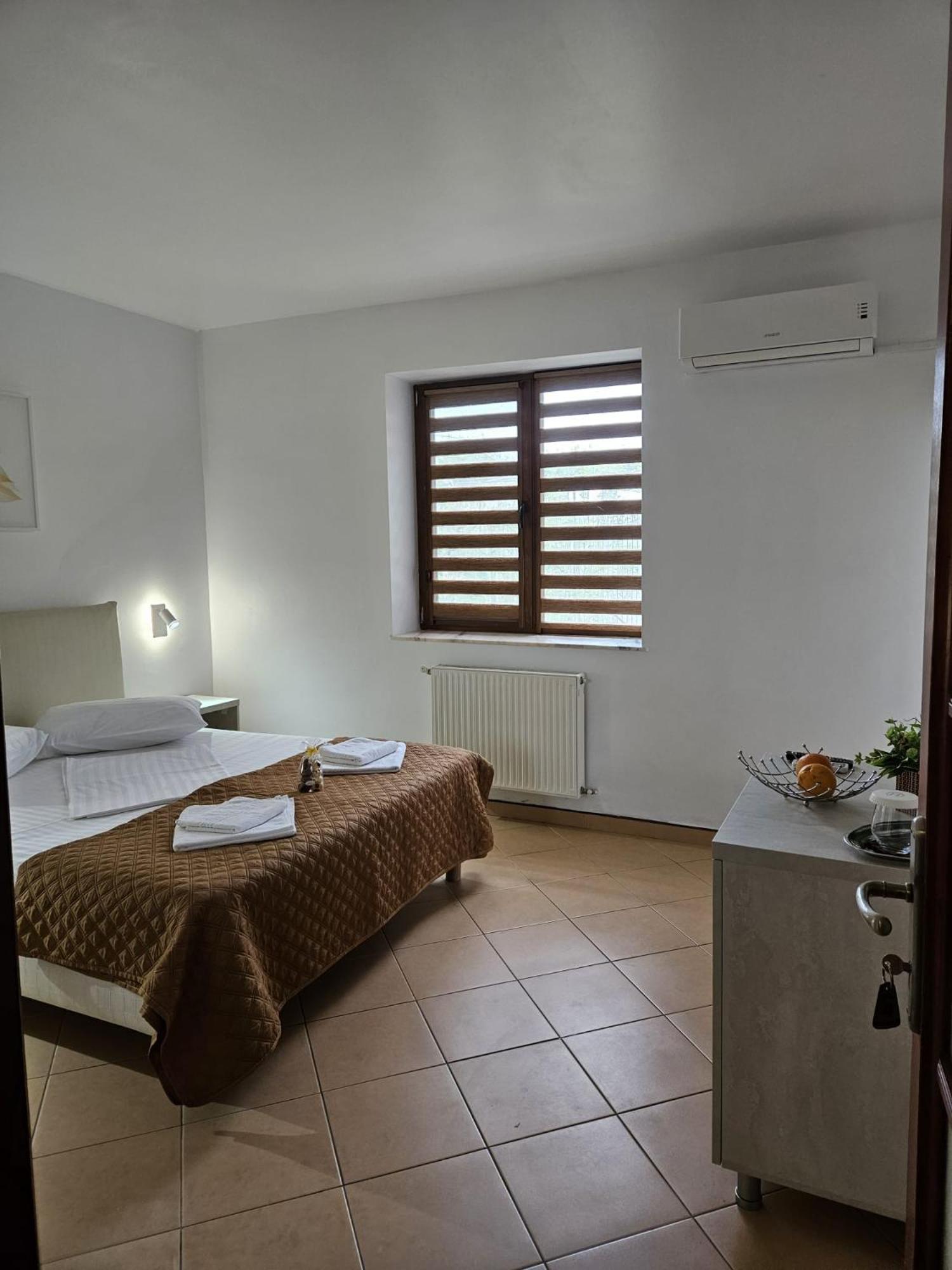 Două Mai Villa Mugur מראה חיצוני תמונה