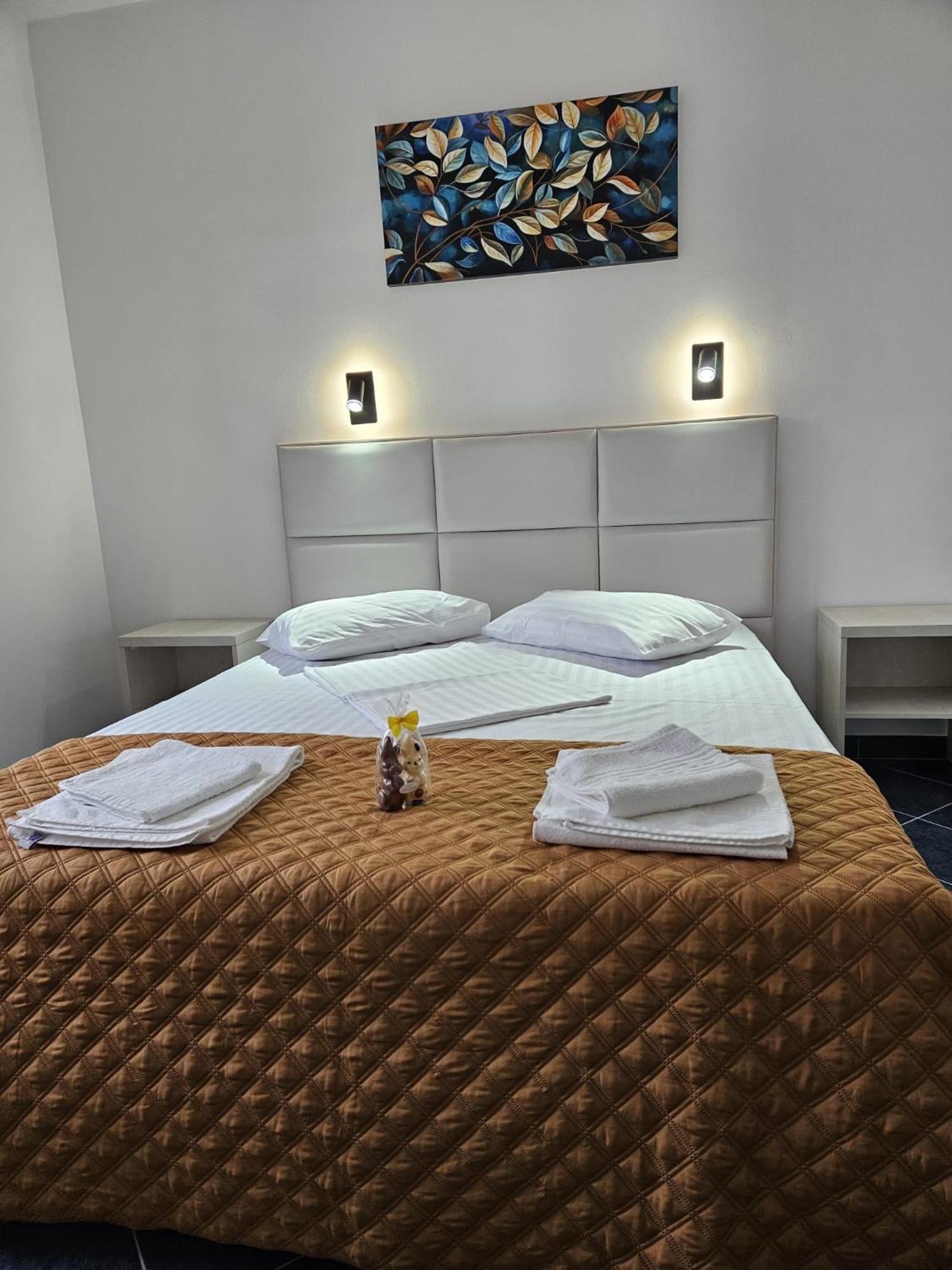 Două Mai Villa Mugur מראה חיצוני תמונה